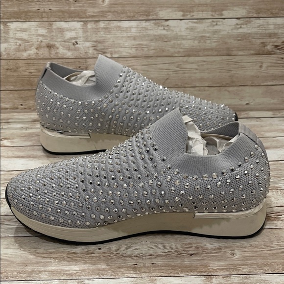 Kenneth Cole Reaction Silver Jewel Studded Slip-On Sneakers Size 8.5W NWT - Picture 6 of 16